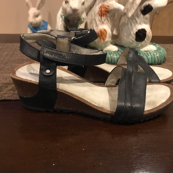 Merrel leather Sandals size 7 - Picture 1 of 7